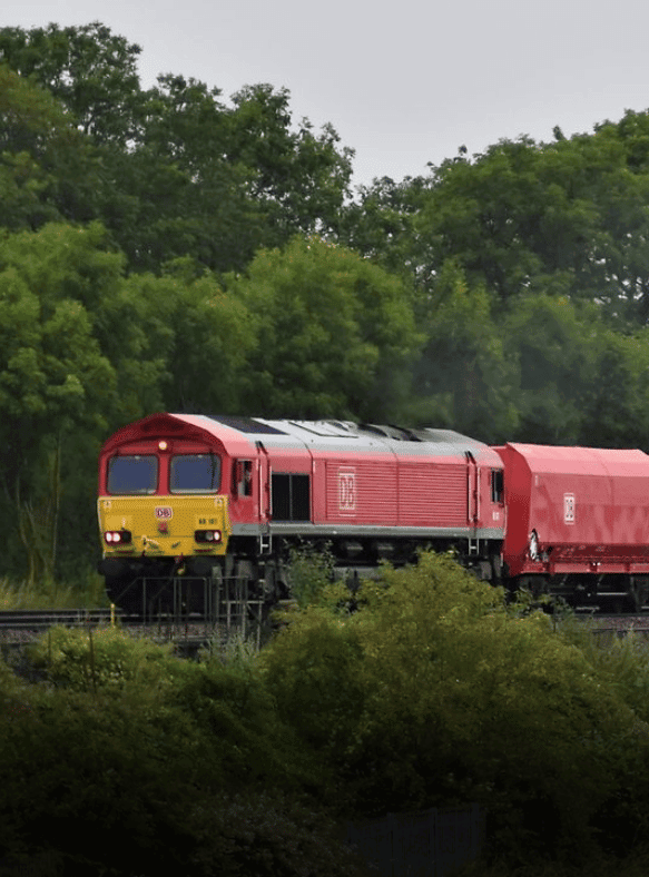 Sustainable and cost-efficient direct rail freight options connecting key economic regions with reliable transit times.